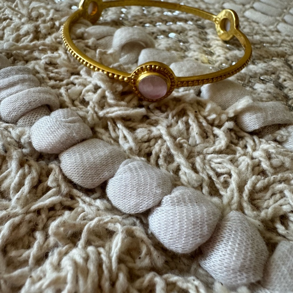 Julie Vos Pink Stone Bangle 🎀 - Picture 4 of 5